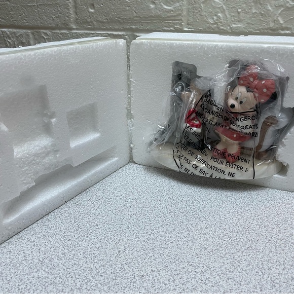 Mickey/Minnie “Will You Marry Me?” Porcelain Figurine - Picture 5 of 9